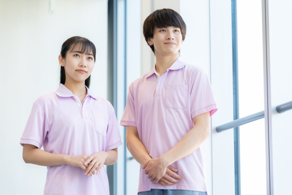 介護士ユニフォームはおしゃれに!現場で人気の選び方&おすすめ紹介