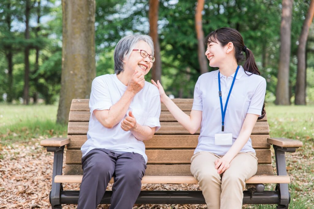 介護士ユニフォームはおしゃれに!現場で人気の選び方&おすすめ紹介
