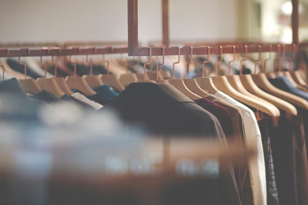 カスタムTシャツ作りは簡単?自社で作れる方法と機材を解説