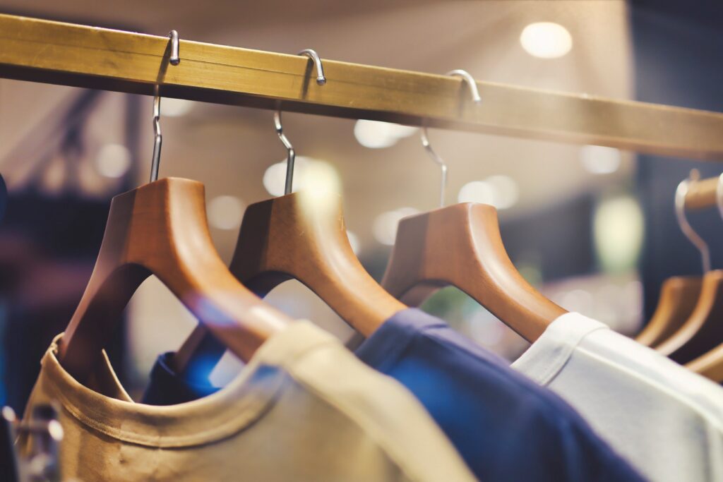 カスタムTシャツ作りは簡単？自社で作れる方法と機材を解説